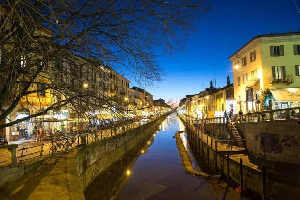 Daniela'S Spazioso Appartamento Ai Navigli Мілан Екстер'єр фото