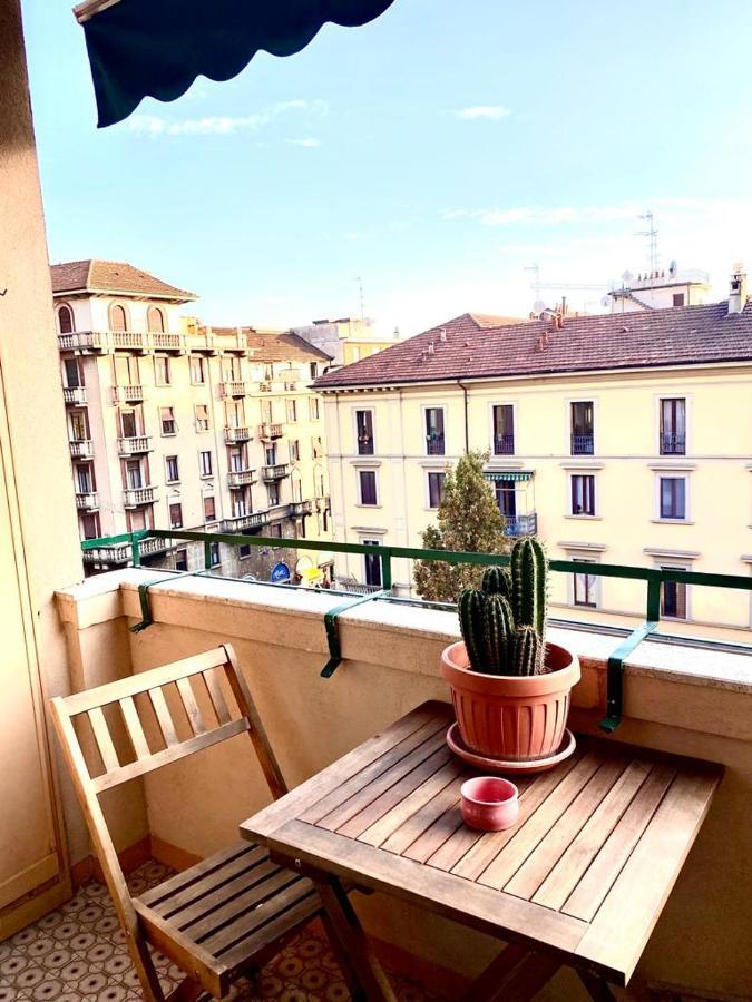 Daniela'S Spazioso Appartamento Ai Navigli Мілан Екстер'єр фото